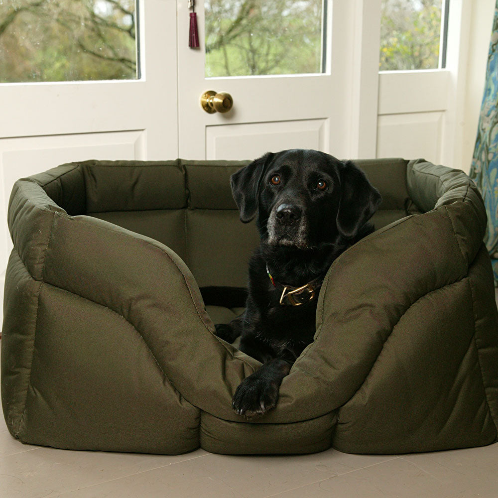 P&L Country Dog Tough Heavy Duty Rectangular High Sided Waterproof Dog Beds. Jumbo Green with Dog